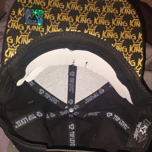 Hat - Picture 4 of 5